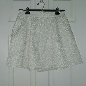 Express off  white skirt Sz 6 EUC